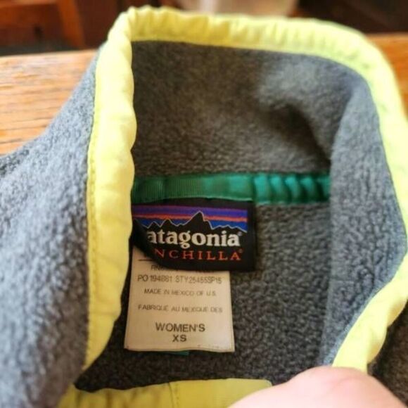 Patagonia Women's Lightweight Synchilla  Snap-T Pullover in grey/green sz XS - Picture 3 of 4